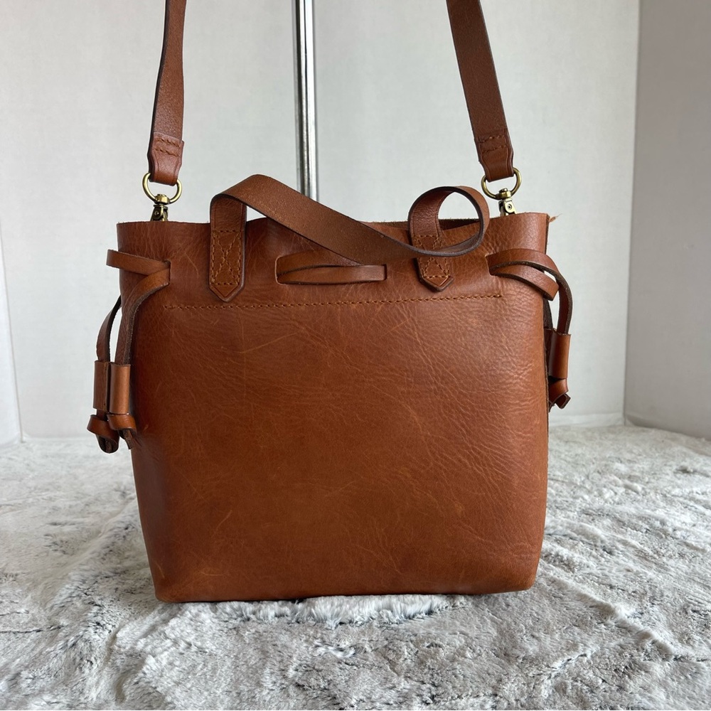 Madewell The Small Drawstring Transport Crossbody Leather Bag - Picture 4 of 16